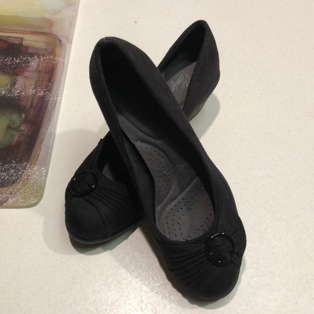 Black plush shoes